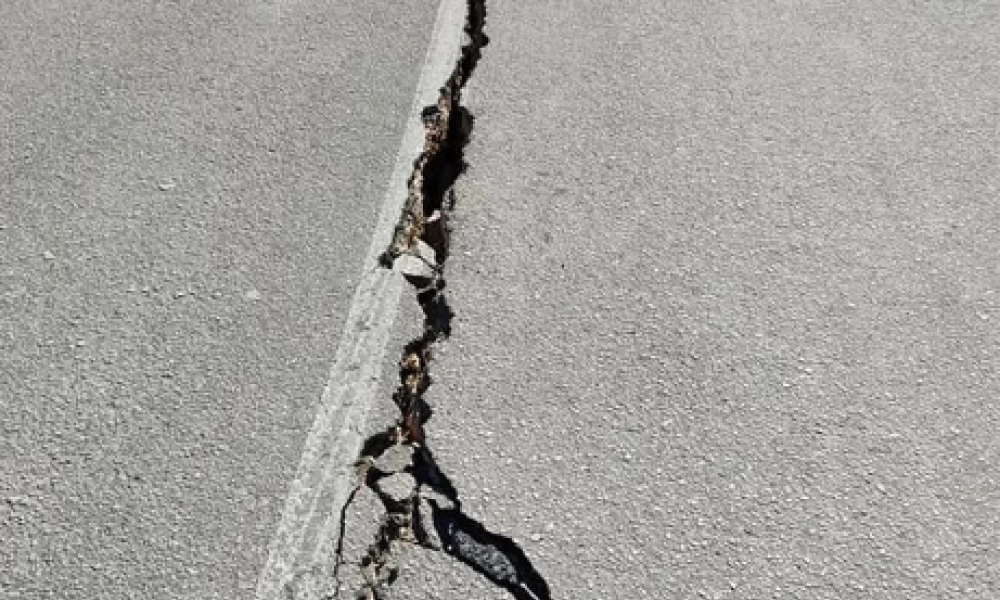 Άνοιξε στα δύο ο δρόμος στο Βλαχογιάννι Ελασσόνας λόγω του σεισμού
